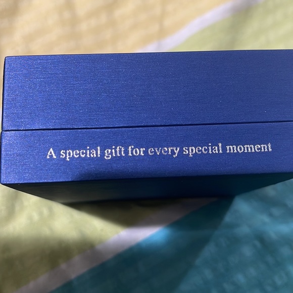 Very elegant and beautiful necklace - Picture 3 of 5